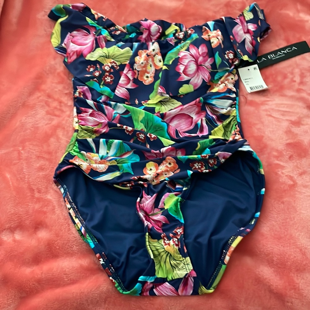 LA BLANCA WOMENS SIZE 10.